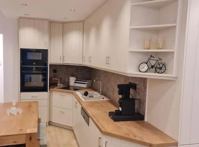 Anasasmos House * Naxos City